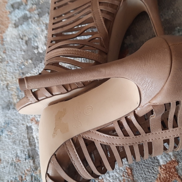 Women's D6DK Fashion Heel Shoe - Picture 6 of 10